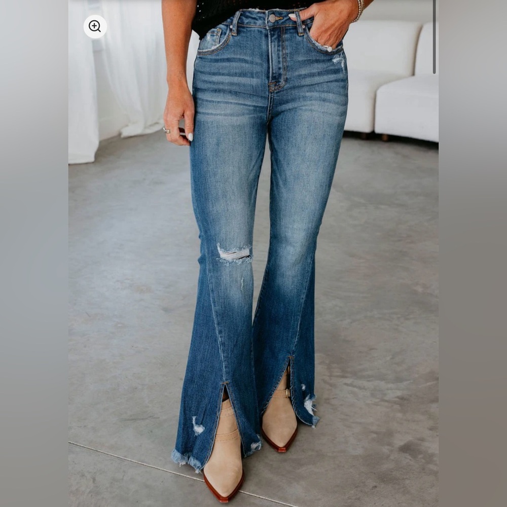 NWOT Risen Slit Hem Jeans